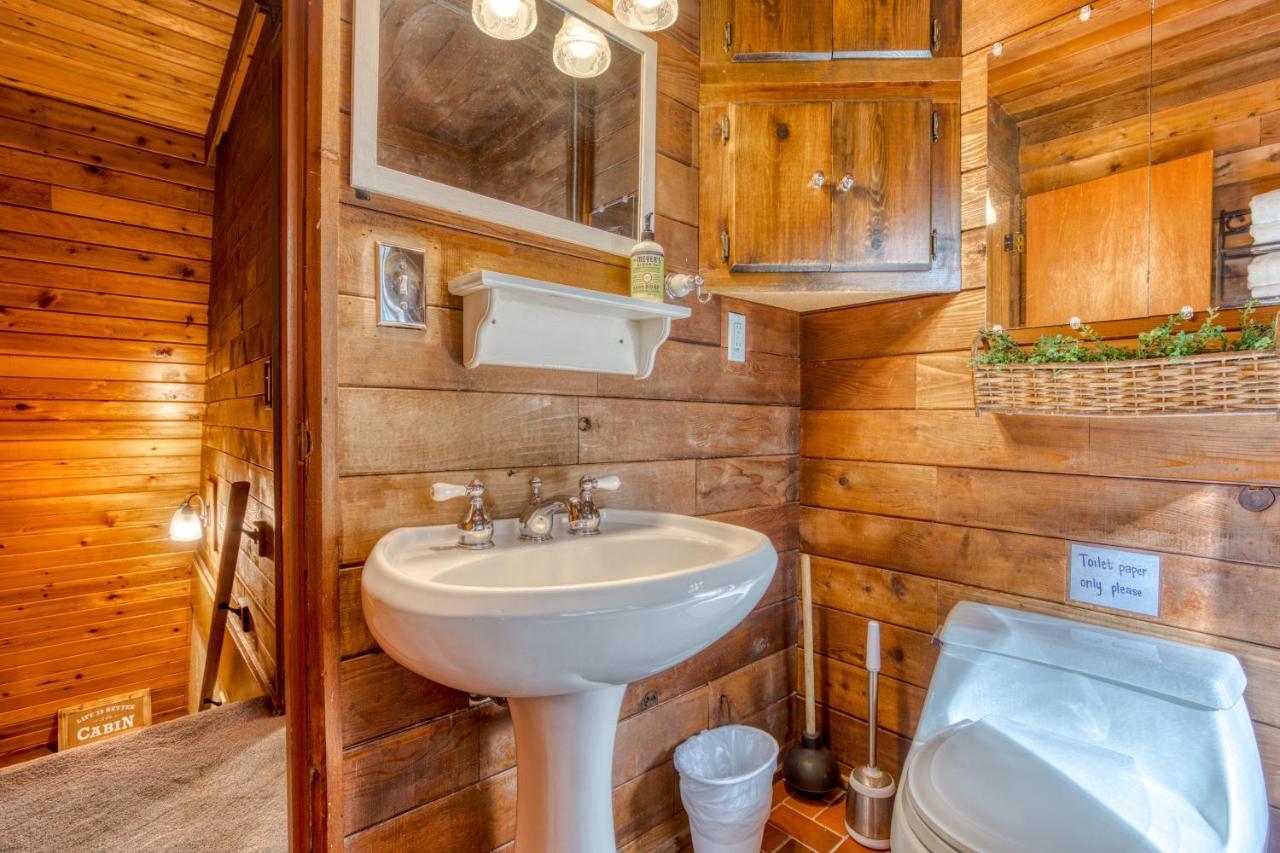 Stone'S Throw Villa Welches Bagian luar foto