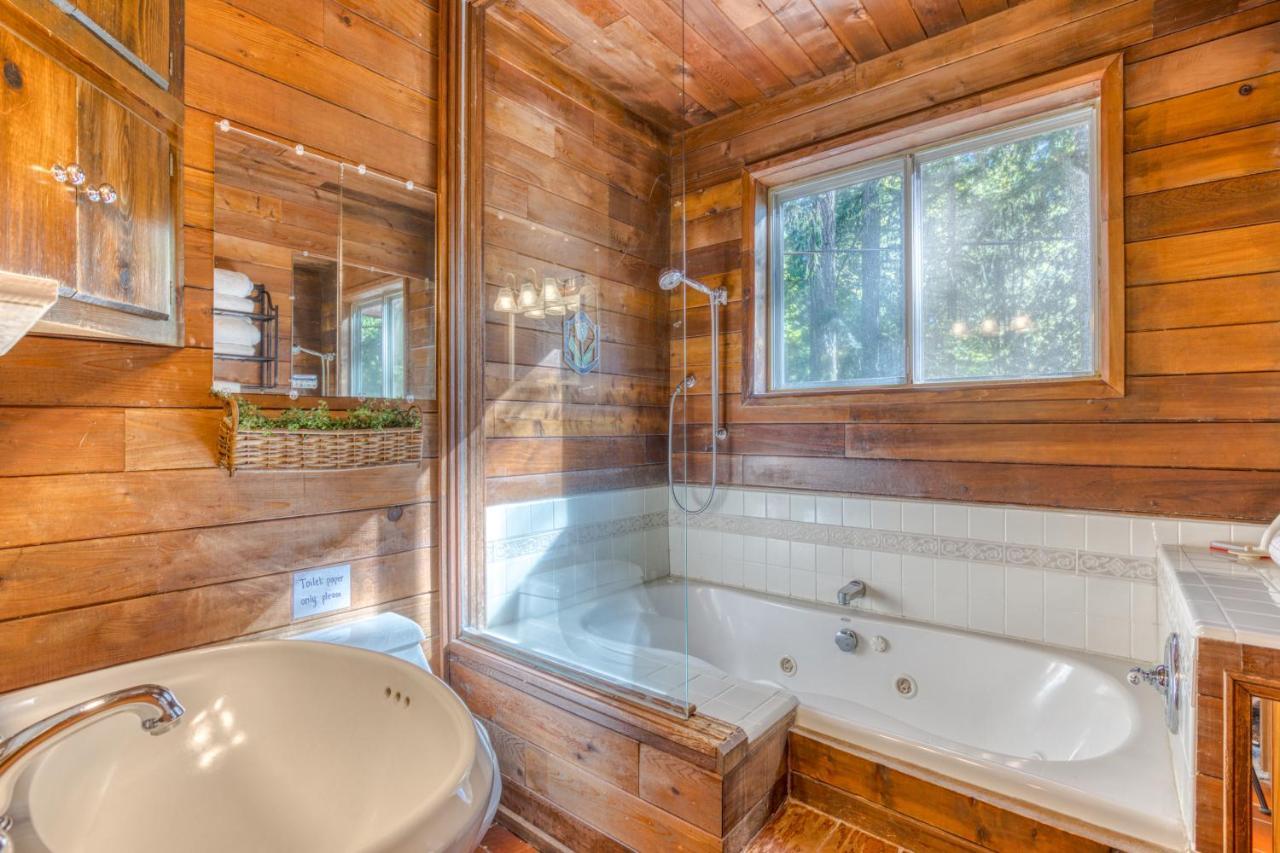 Stone'S Throw Villa Welches Bagian luar foto